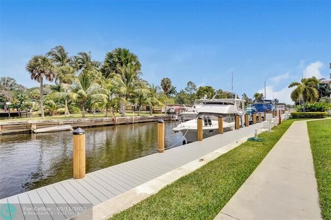Building Photo - 1350 River Reach Dr