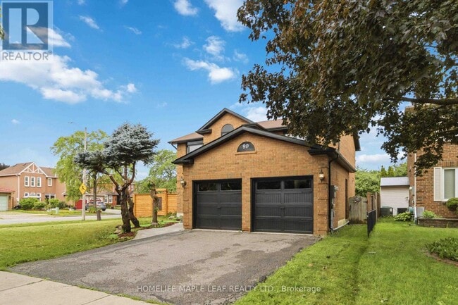 Photo du bâtiment - 90 Burgby Ave