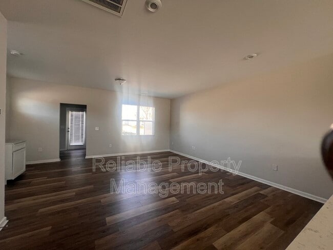 Building Photo - 11 Blakely St