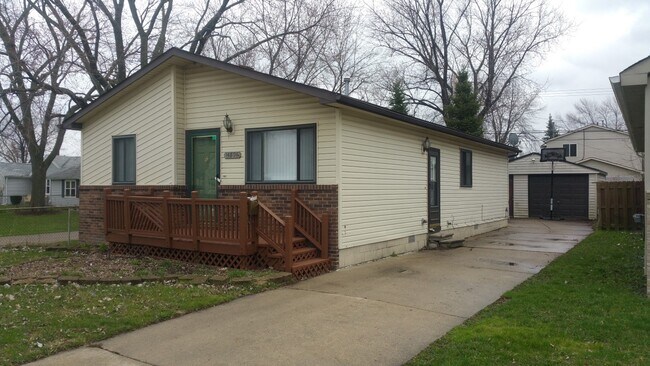 Foto del edificio - 14896 Alberta Ave