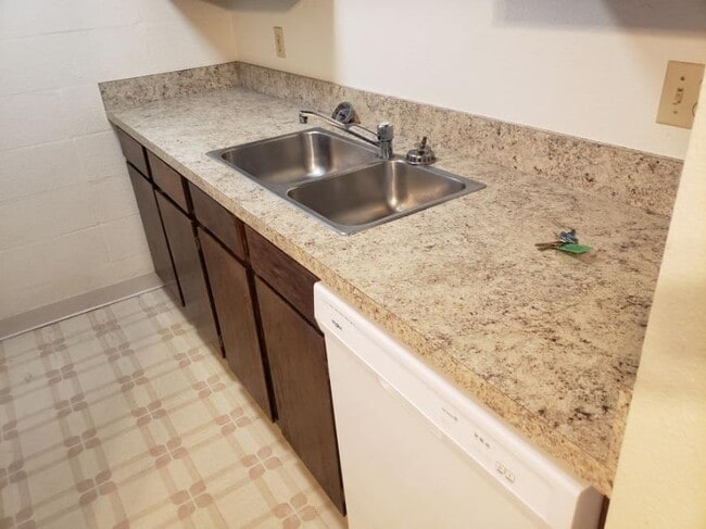 Building Photo - 2 bedroom in Billings MT 59102
