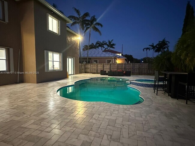 Foto del edificio - 15549 SW 150th St