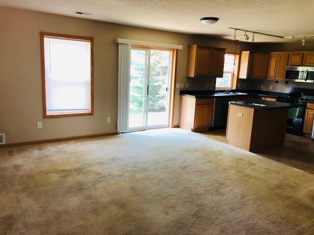 Foto del edificio - 2076 Shryer Ct E