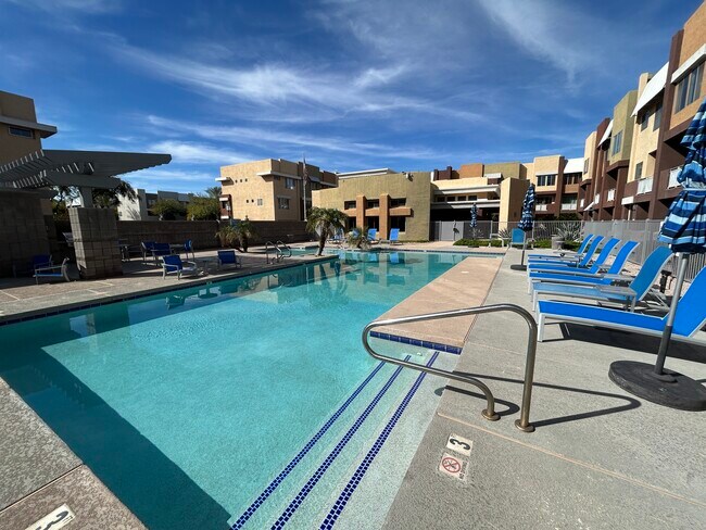 Foto del edificio - 6605 N 93rd Ave