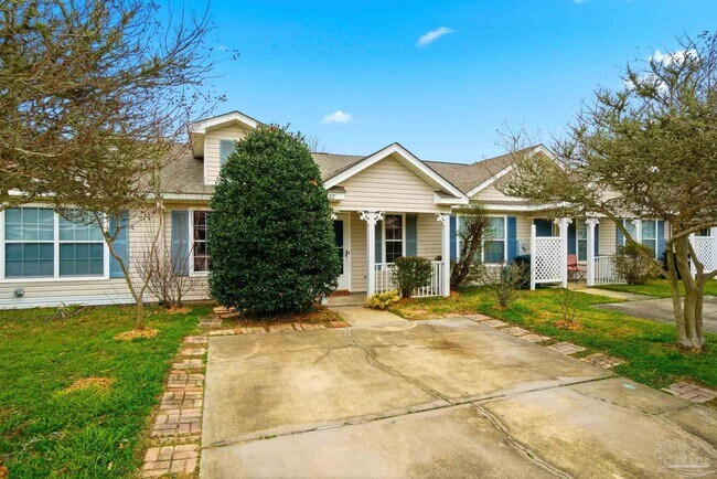 Building Photo - 2527 Trailwood Dr
