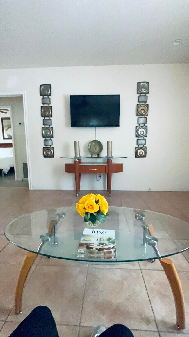 Foto del edificio - 1136 NE 17th Way