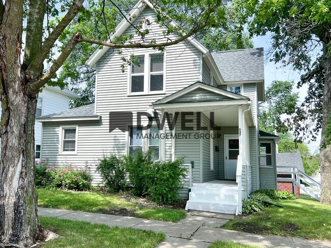 Building Photo - 527 Boone St