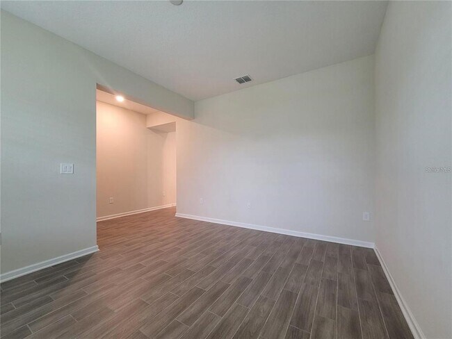 Foto del edificio - 5579 Bakewell Pl