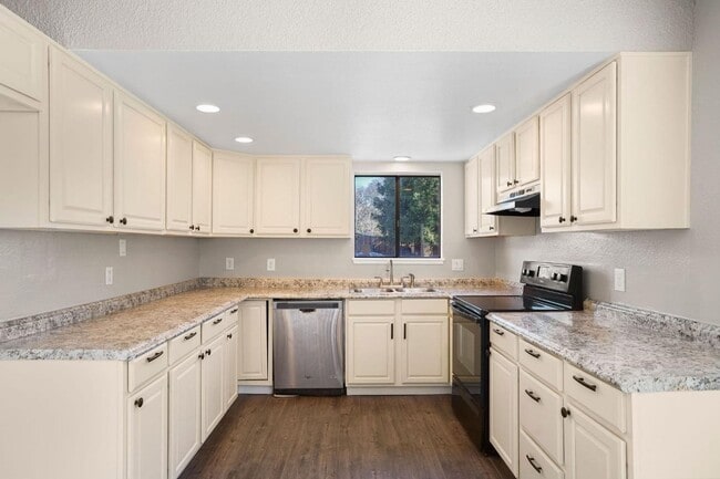 Building Photo - UPDATED DUPLEX FOR RENT IN CITRUS HEIGHTS, CA