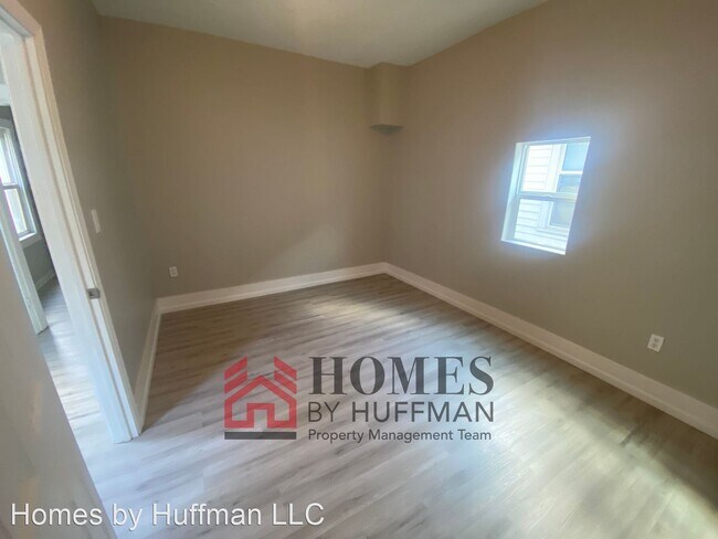 Foto del edificio - 1 br, 1 bath House - 27 E Oregon Street