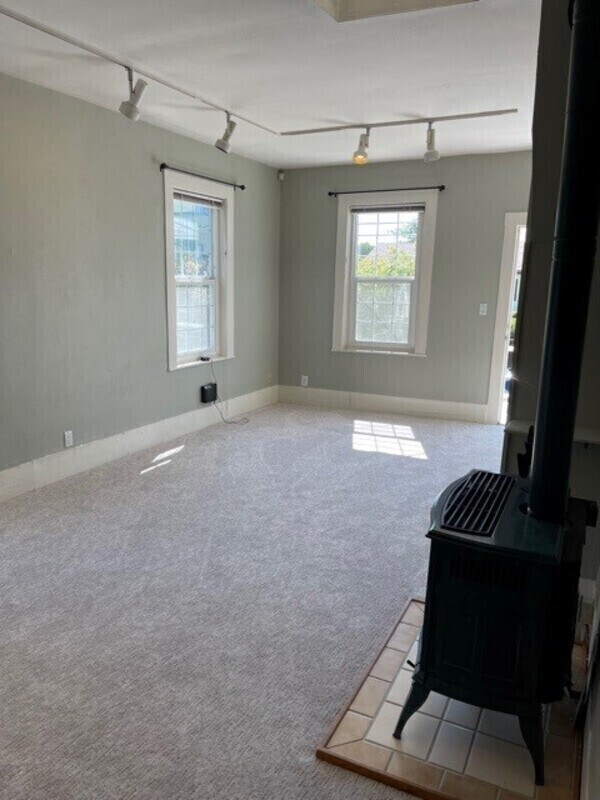 Building Photo - 742 N 71st St