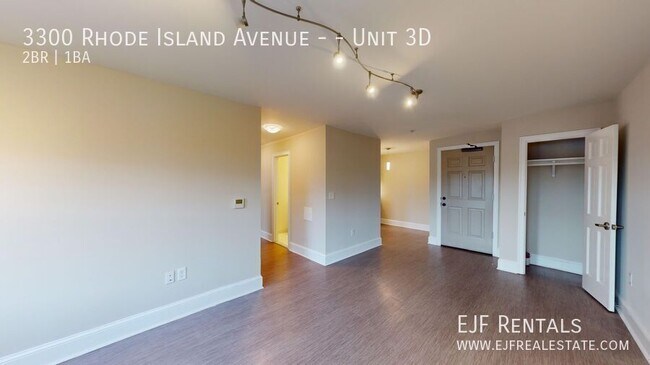 Foto del edificio - Luxurious 2 Bedroom Apartment in Singer Fl...