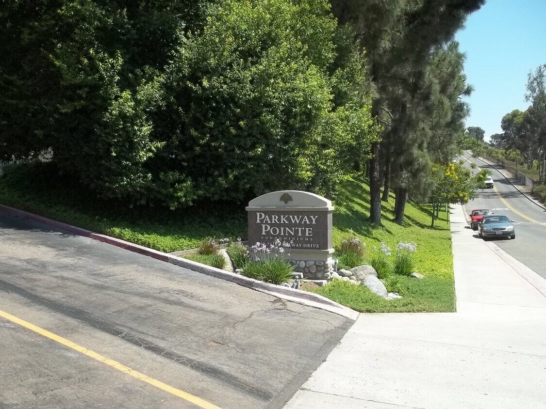 Primary Photo - La Mesa Parkway Point 1 Bedroom 1 Bath
