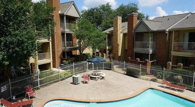Building Photo - 11201 Lynbrook Dr