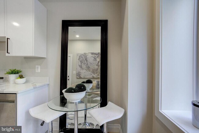 Foto del edificio - 2301 Ontario Rd NW