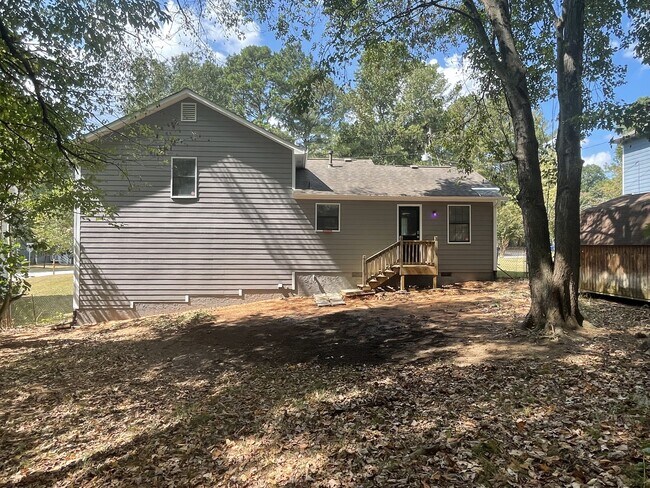Building Photo - 208 Westwood Trail