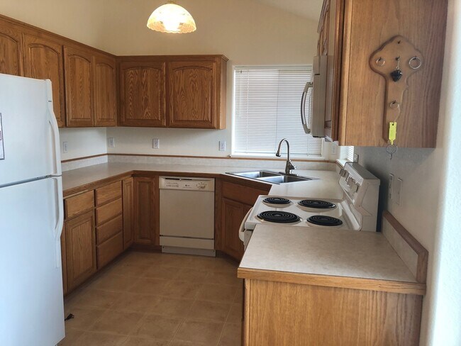 Foto del edificio - Hucrest 2 Bedroom 2 Bath House!