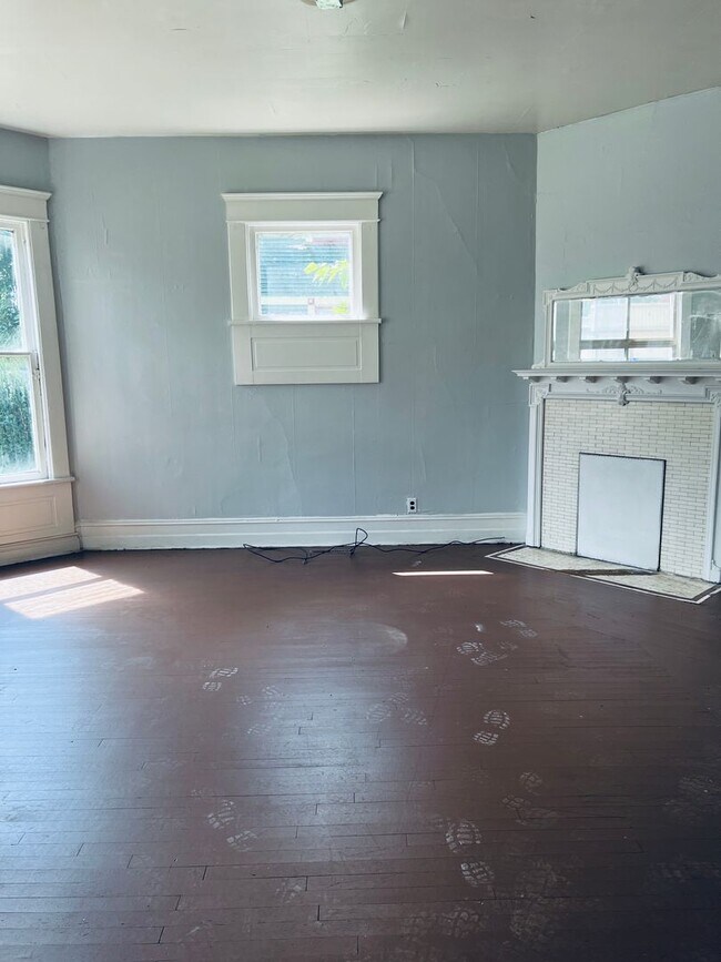 Foto del edificio - 137 E Wallace Ave Apt 1
