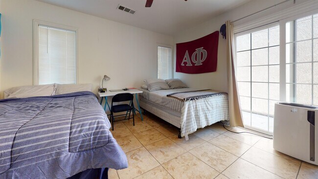 Foto del edificio - 6250 Dorothy Dr