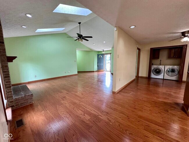 Building Photo - 873 Ironwood Trail