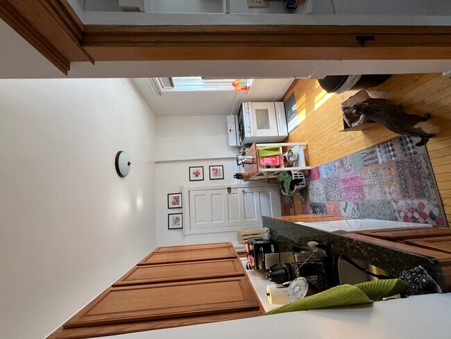 Foto del edificio - 1403 N Wicker Park Ave