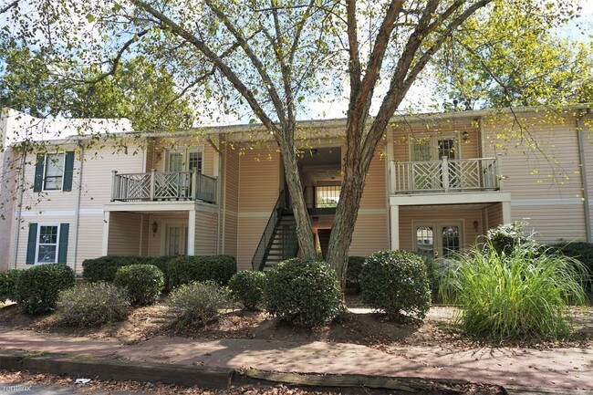 Building Photo - 3599 Woodbriar Cir