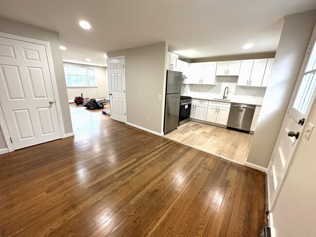 Building Photo - 23 Griggs Pl