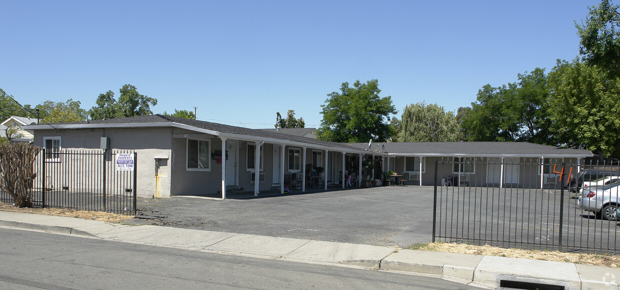 Primary Photo - Solano Avenue Apartments