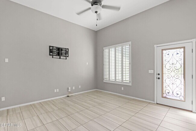 Foto del edificio - 14365 Jonathan K. Molina Ct