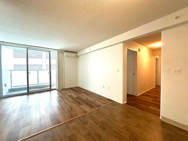 Building Photo - 2 Bedroom, 1.5 Bathroom with 2 Parking (801 South St, Bldg A)