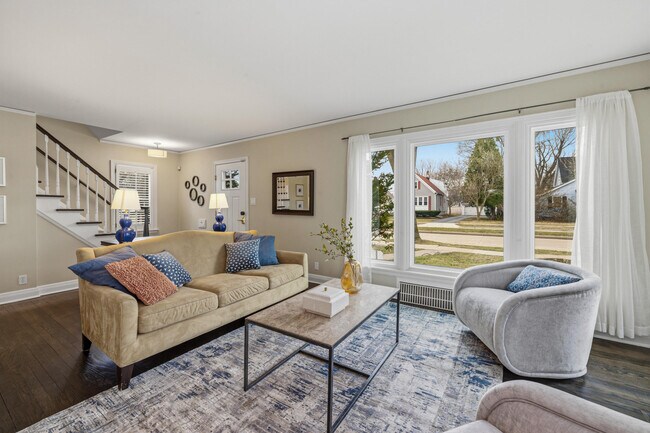 Foto del edificio - 908 E Hampton Rd