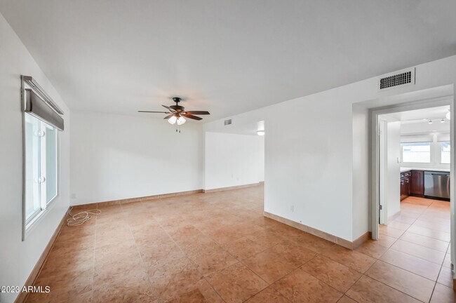 Building Photo - 5006 S Juniper St