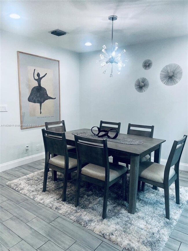 Foto del edificio - 3329 Apache Ln