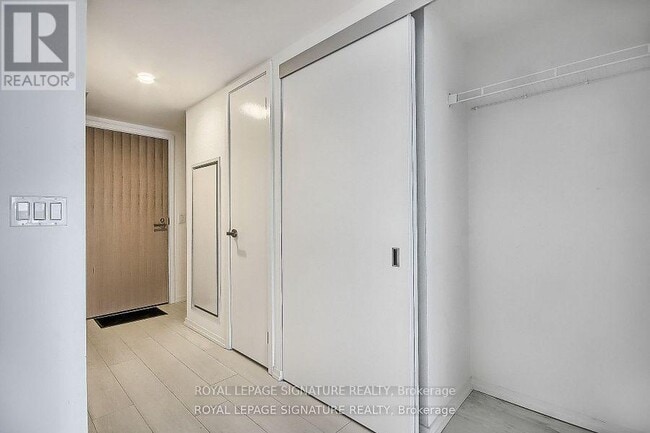 Building Photo - 5 Soudan Ave