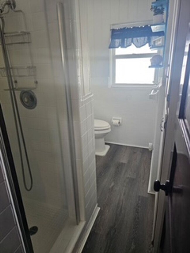 Foto del edificio - Two bedroom / Two Bath lake view home on L...