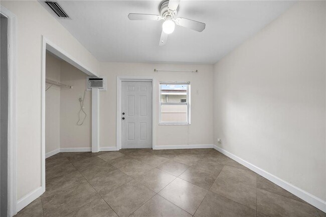 Foto del edificio - 1041 NE 9th Ave