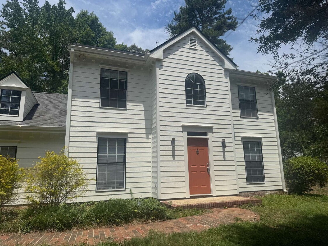 Experience a comfortable 3-bedroom, 3-bathroom single-family house. - Experience a comfortable 3-bedroom, 3-bathroom single-family house.