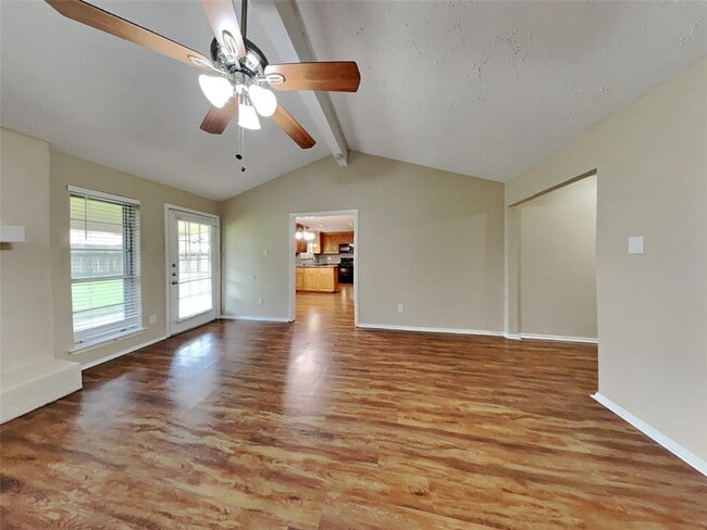 Foto del edificio - 16231 Cypress Point Dr