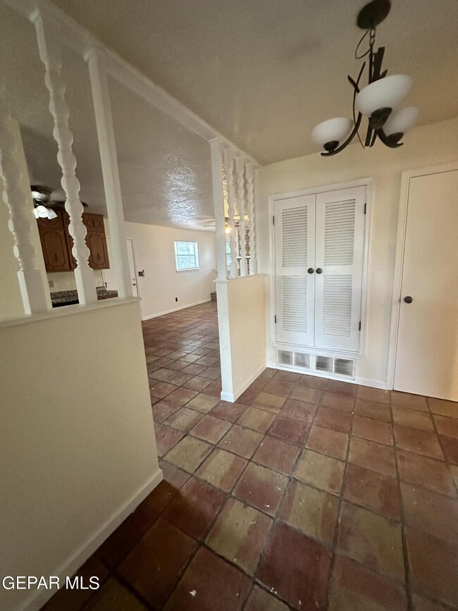 Building Photo - 817 Del Mar Dr