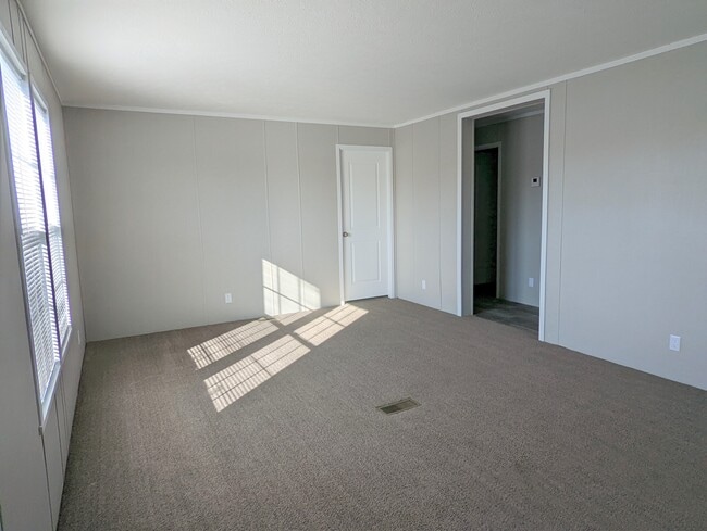 Building Photo - 521 Washington