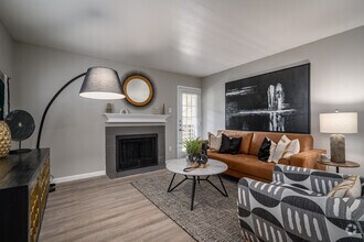 1BR, 1BA - 827SF - The Sutton Apartments