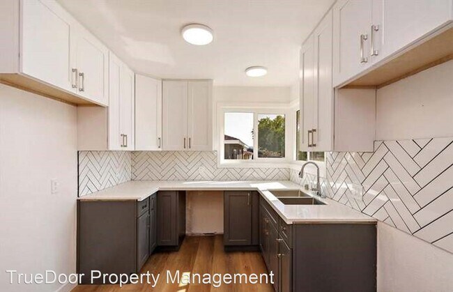 Building Photo - 2 br, 1.5 bath House - 750 El Rancho Dr