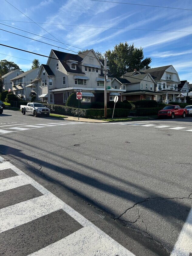 casa - 1440 Penn Ave