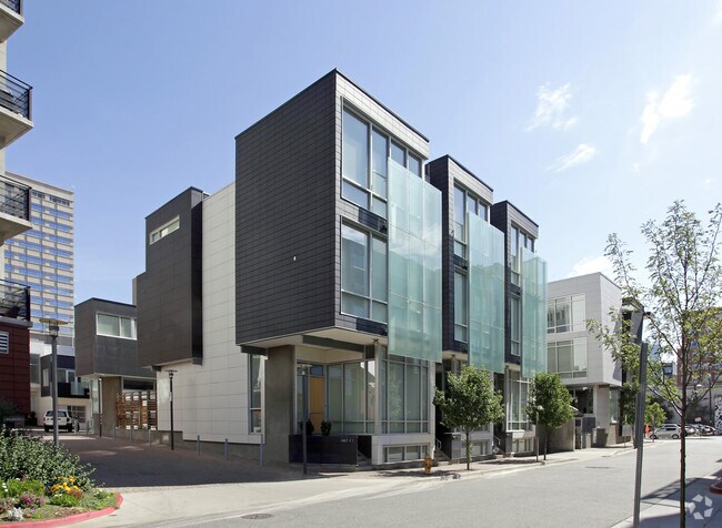 Foto del edificio - 1467 Delgany St