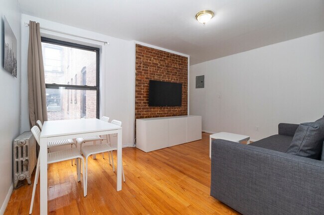 Building Photo - 317 E 93rd St