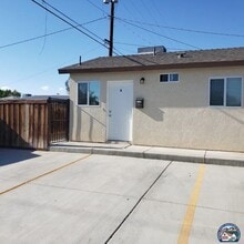 Building Photo - 423 S Imperial Ave