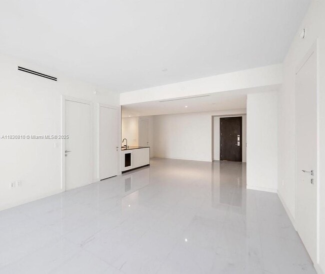 Building Photo - 300 Biscayne Blvd Way