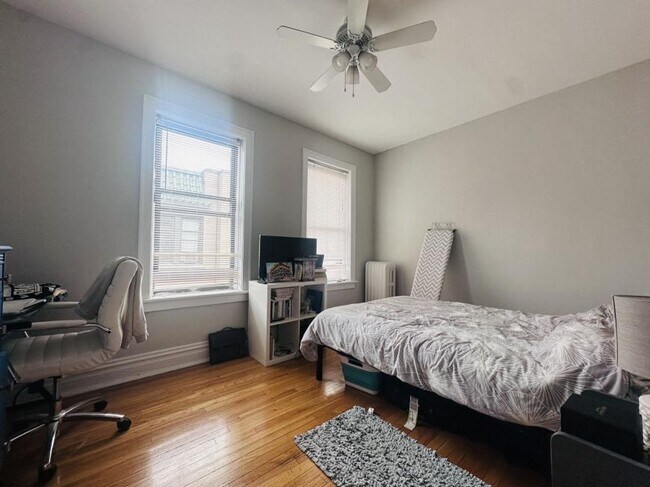Foto del edificio - 2 bedroom in Chicago IL 60657