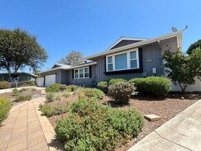 Building Photo - 2085 Warmlands Ave