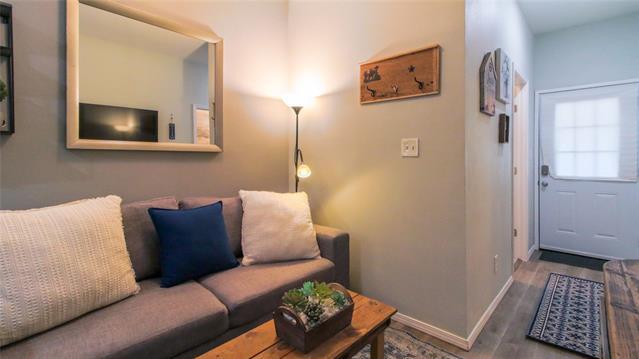 Foto del edificio - 1200 Canyon Ridge